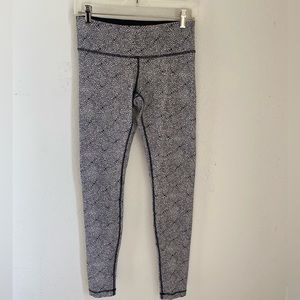 Lululemon Wunder Under Pant size 6
